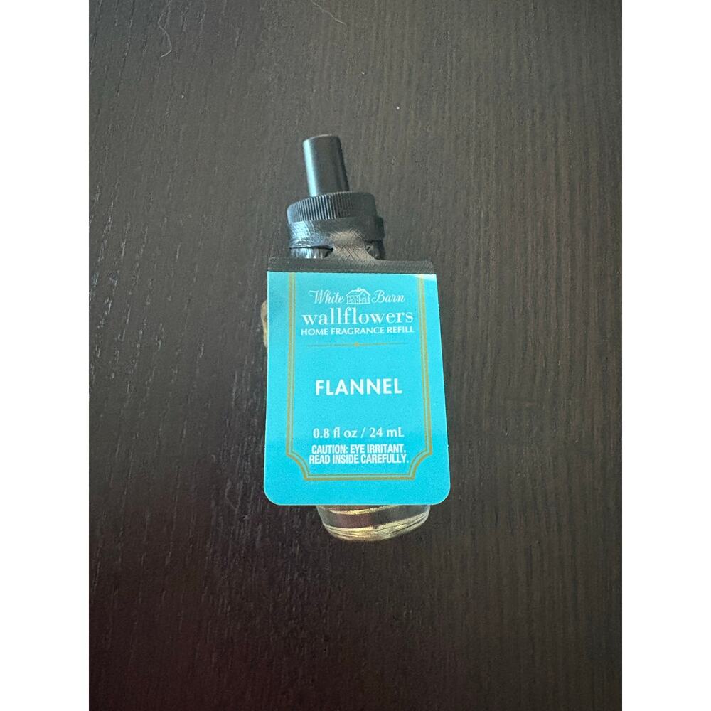 Bath and Body Works Flannel Wallflower